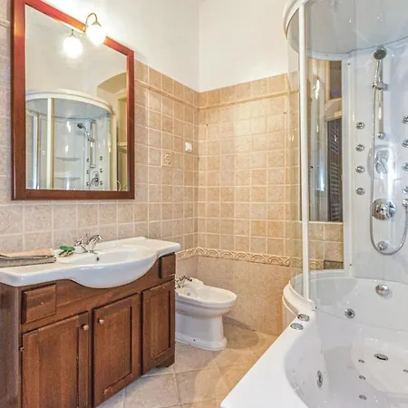شقة Beautiful In With 2 Bedrooms And Wifi *